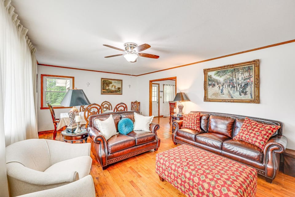 Mt Ida Home with Patio 11 Mi to Lake Ouachita! House in Arkansas