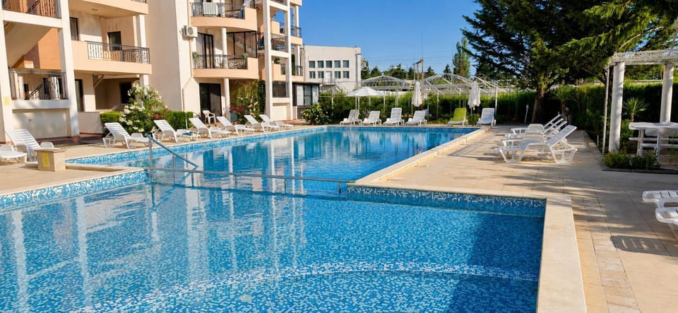 Property building, Swimming pool