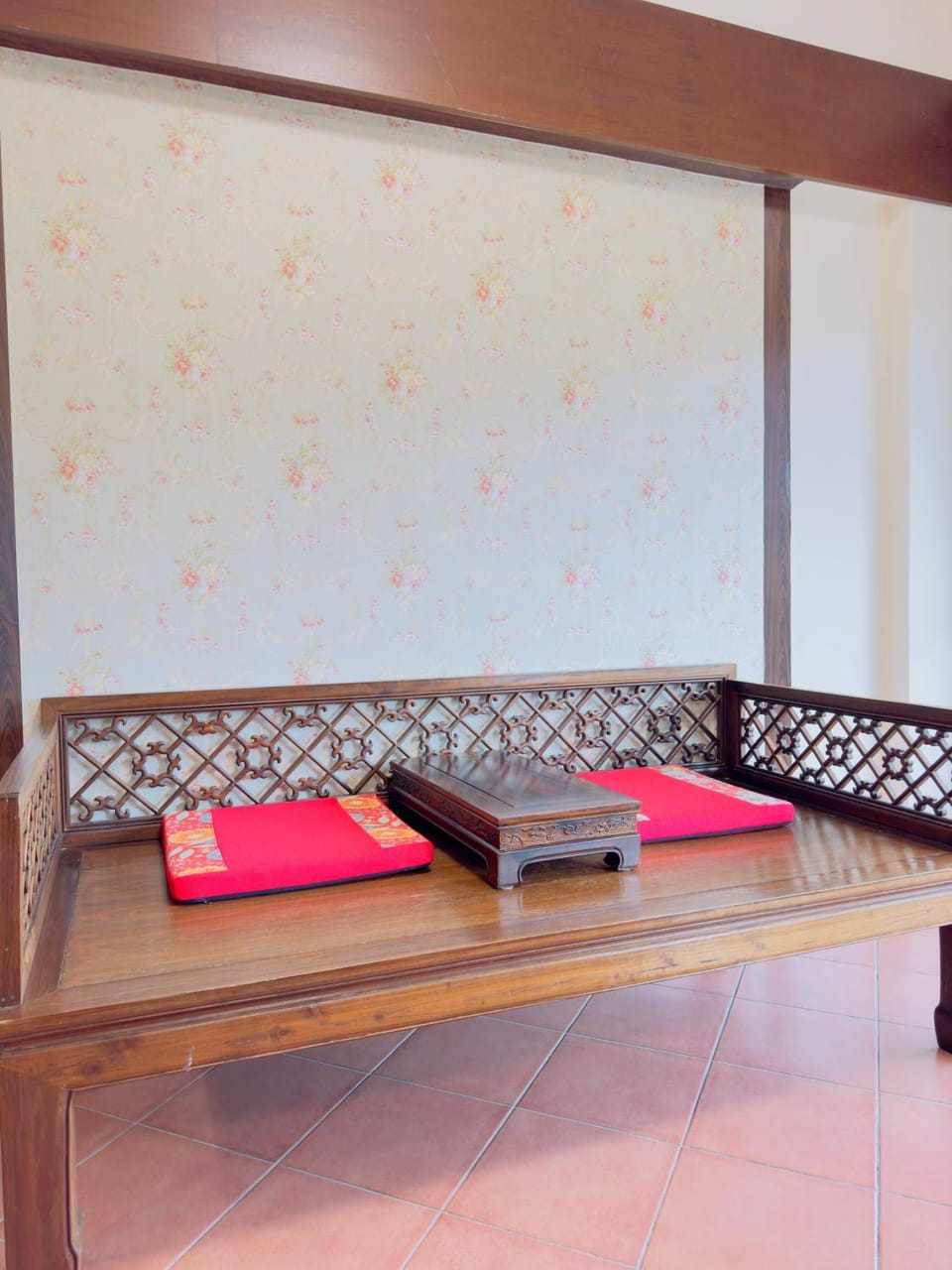 Seating area, Dining area