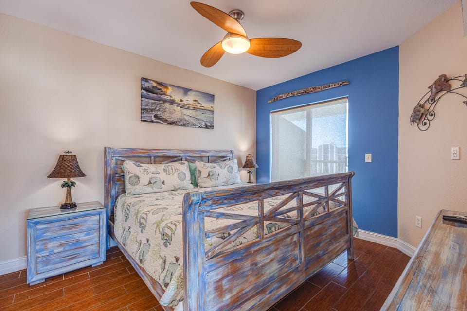Your Beach Staycation Starts Here Apartment in Treasure Island