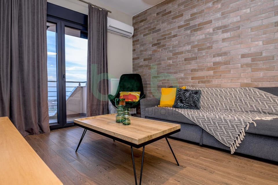 Living room, Seating area, air conditioner