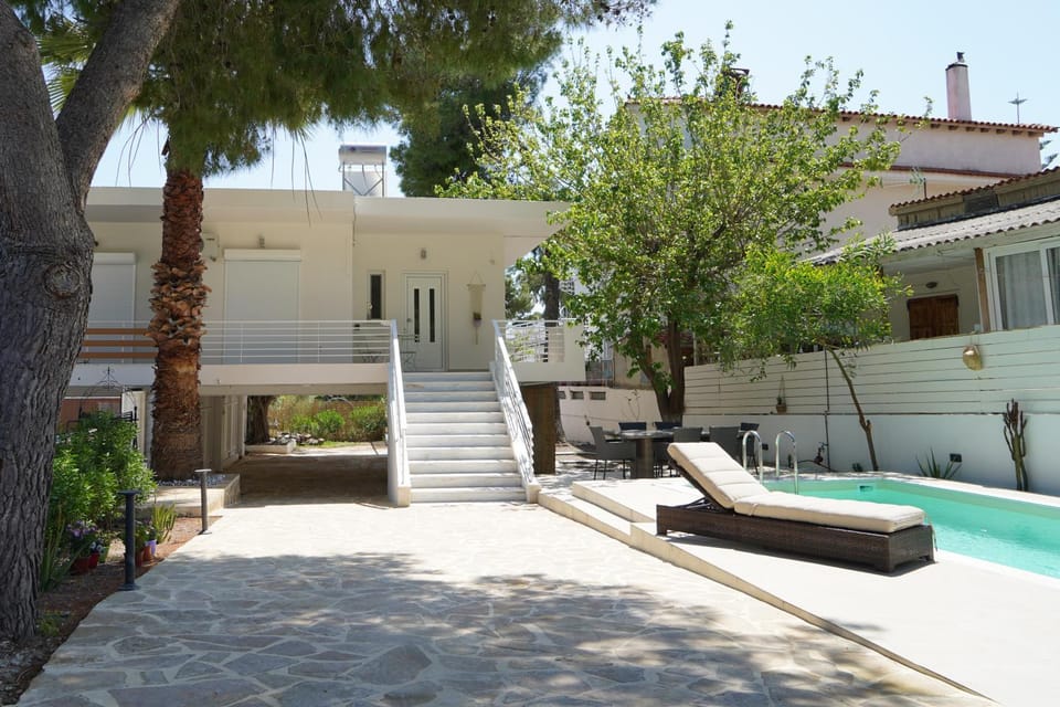 Property building, Garden, Swimming pool