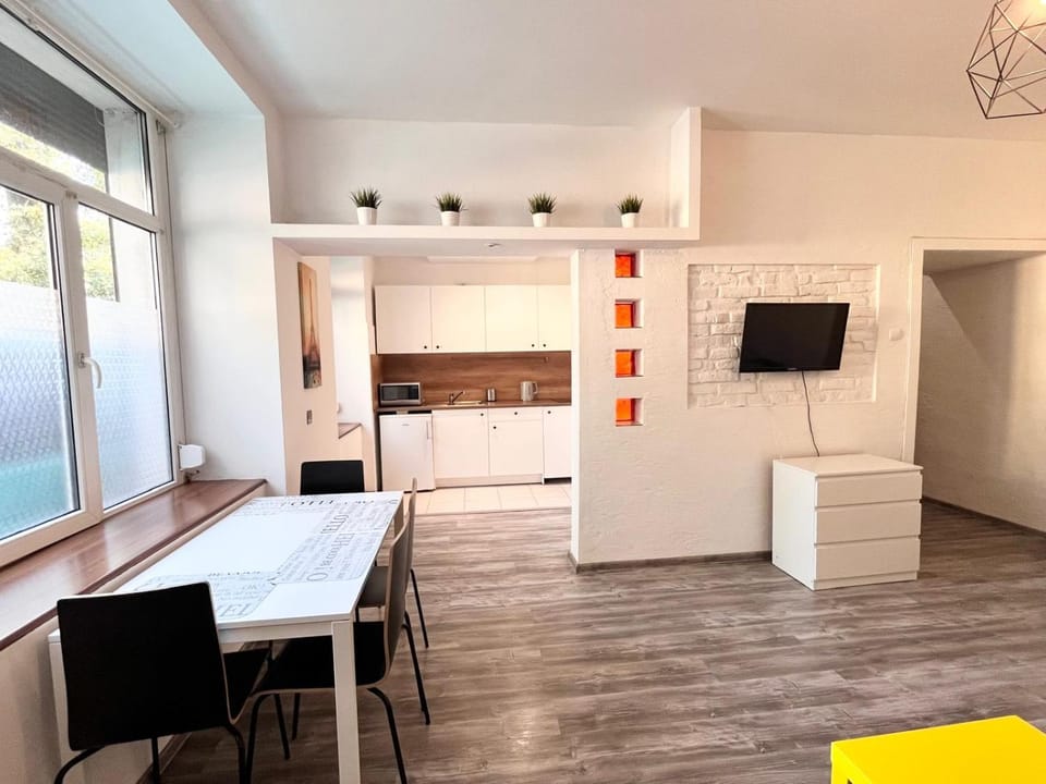 TV and multimedia, Kitchen or kitchenette