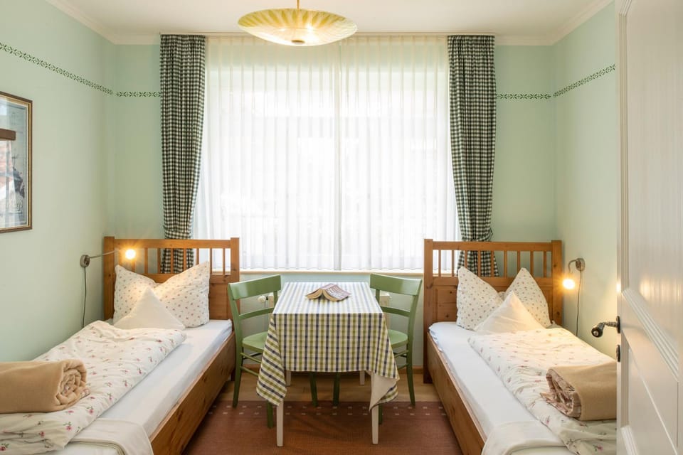 Bed, Photo of the whole room, Seating area, Bedroom