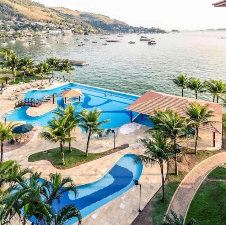 Property building, Sea view, Swimming pool