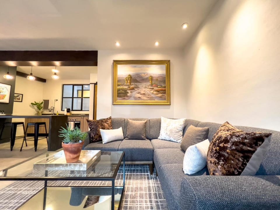 Modern Apartment Steps from main plaza Apartment in San Miguel de Allende