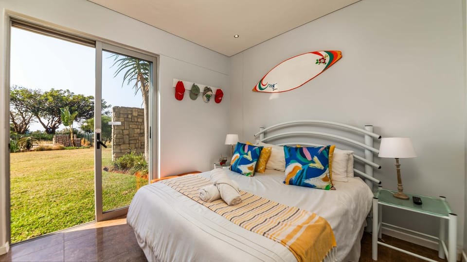 Bed, Garden, Photo of the whole room, Bedroom, Garden view