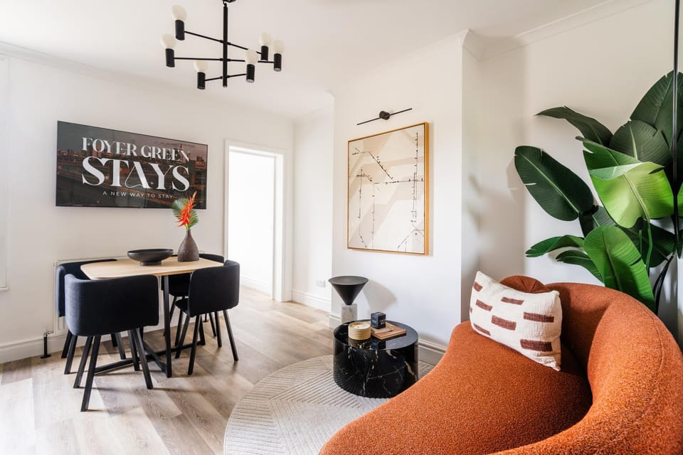 Activities, Game Room, Business facilities, Dining area, Meeting/conference room, Entertainment, Dinner, Dinner, Family, furniture, heating, heating, internet, internet, internet