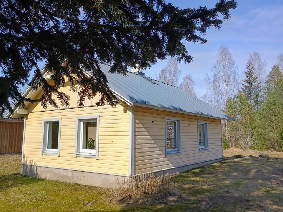 Property building, Day