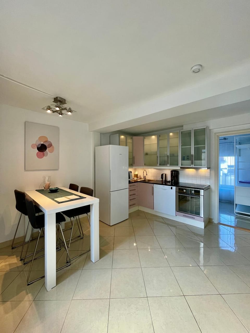 Dining area, kitchen