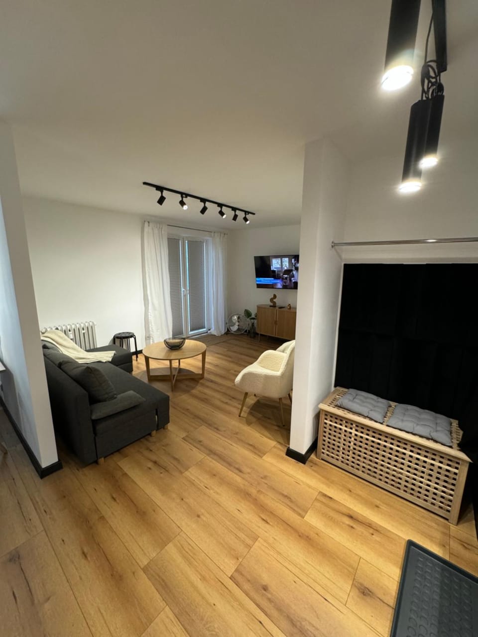 Communal lounge/ TV room, TV and multimedia, Living room, Seating area