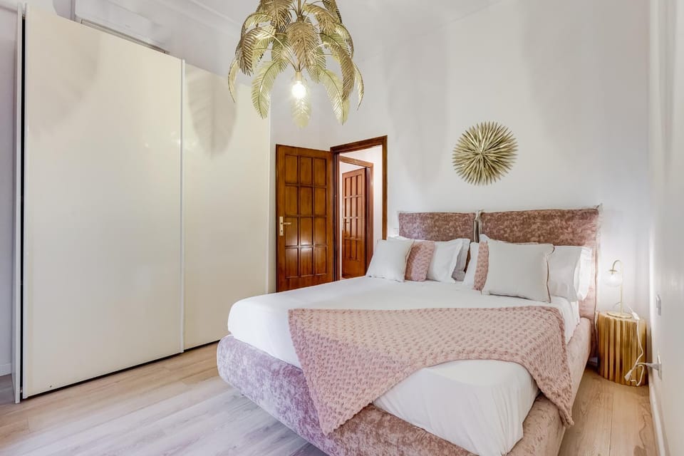 Bed, Photo of the whole room, Bedroom, wardrobe