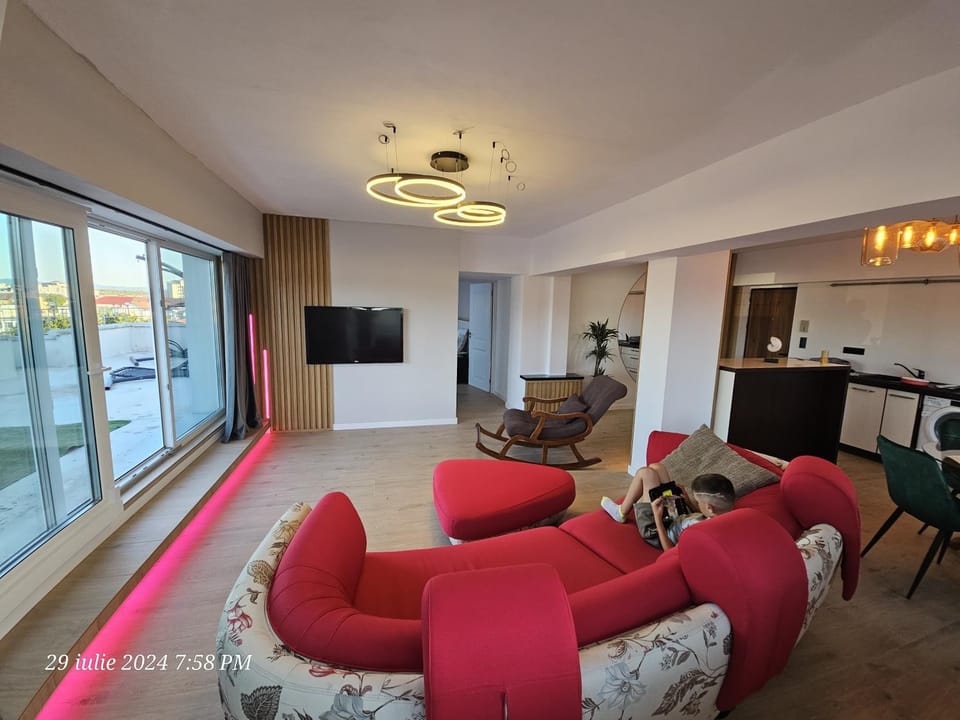 TV and multimedia, Living room, Evening entertainment