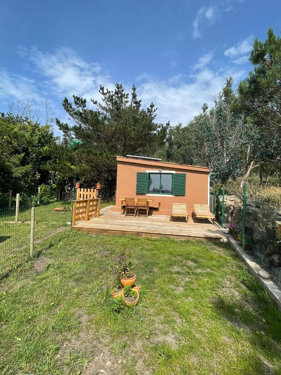 Off site, Garden