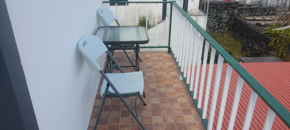 View (from property/room), Balcony/Terrace, Dining area
