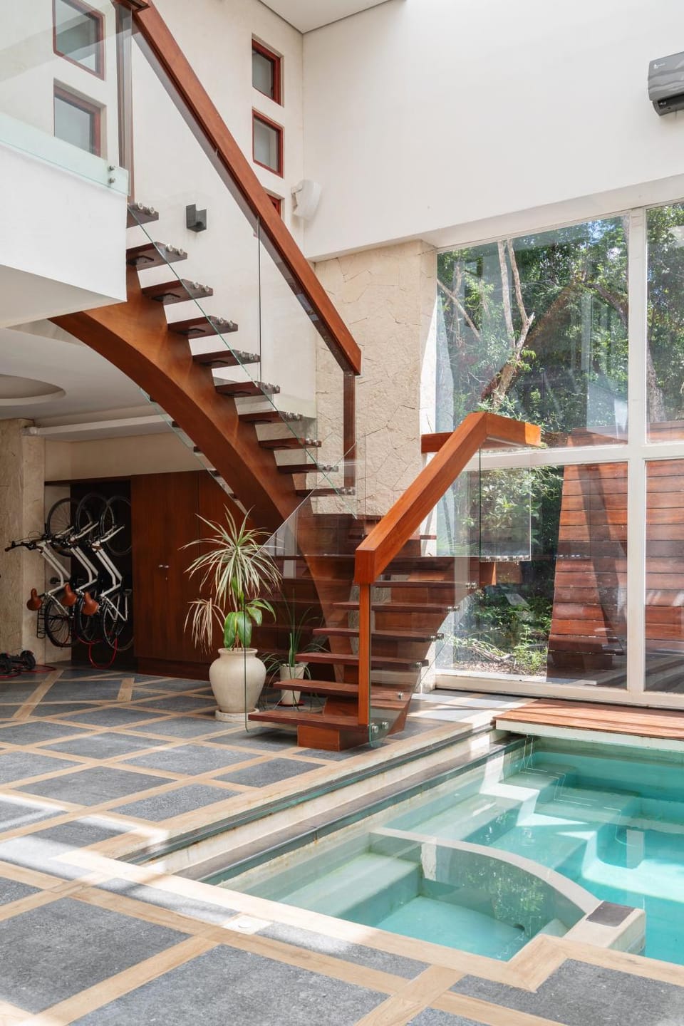Swimming pool