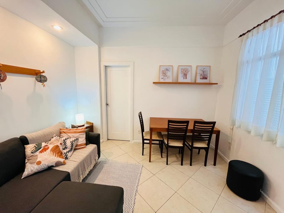 Living room, Photo of the whole room
