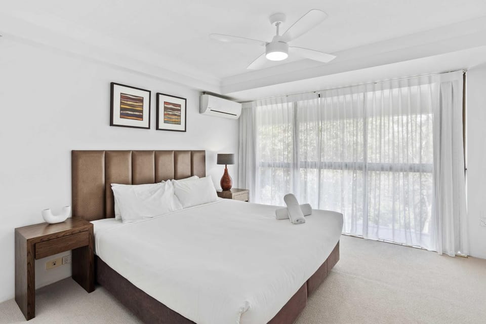 Bed, Photo of the whole room, Bedroom, air conditioner