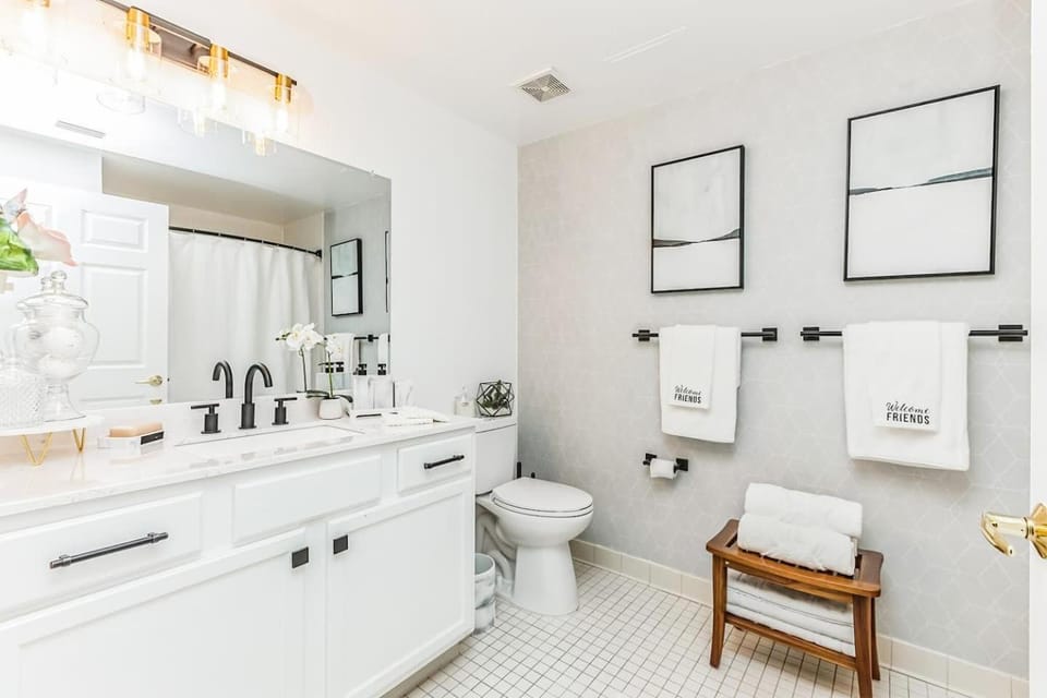 Luxurious 1BR Downtown Stamford Apartment in Stamford
