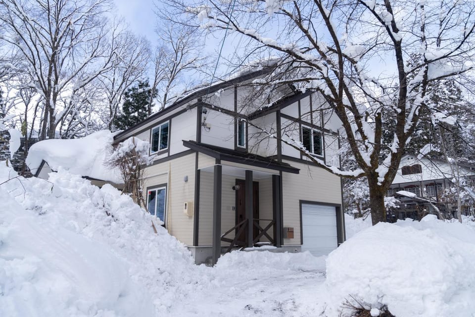 Property building, Natural landscape, Winter