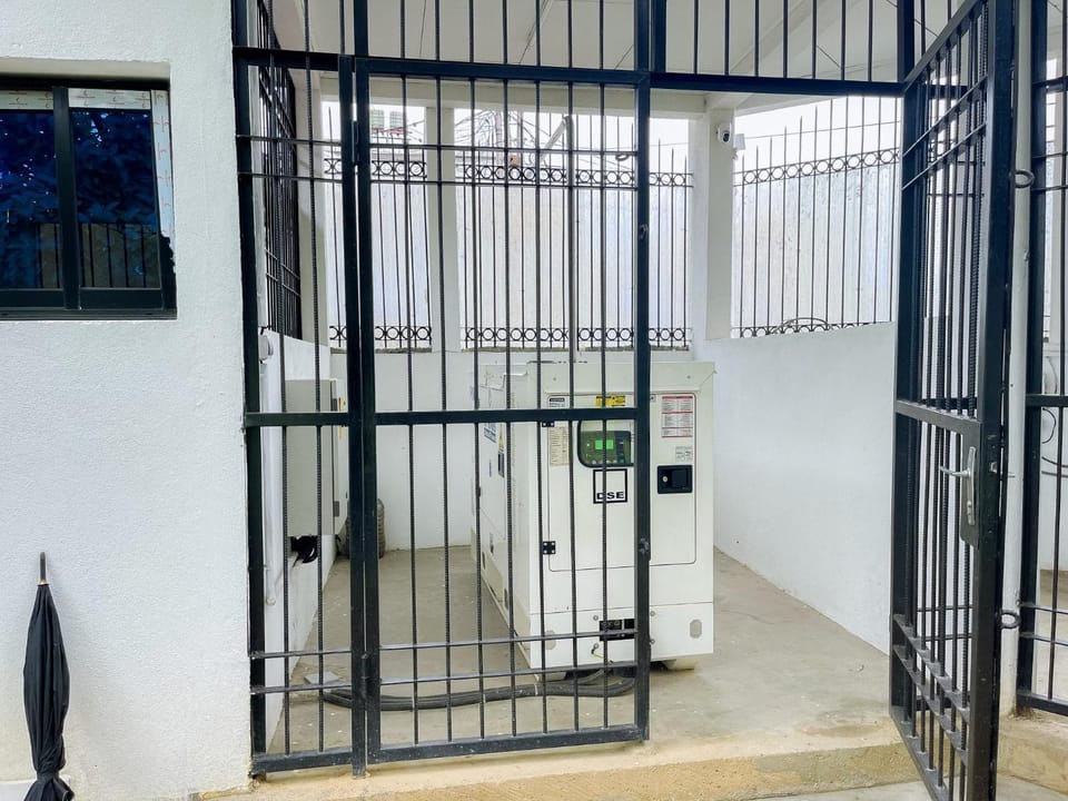 Residence J Bona Luxe Starlink 24h Groupe Electrogene Securite Balcon Prive Parking Apartment in Douala