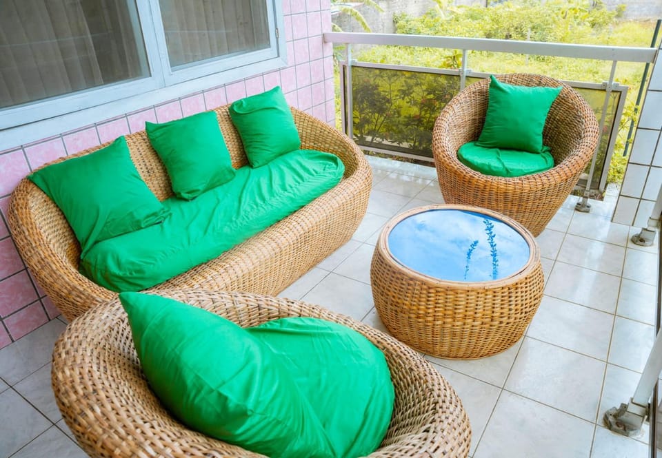 Residence J Bona Luxe Starlink 24h Groupe Electrogene Securite Balcon Prive Parking Apartment in Douala