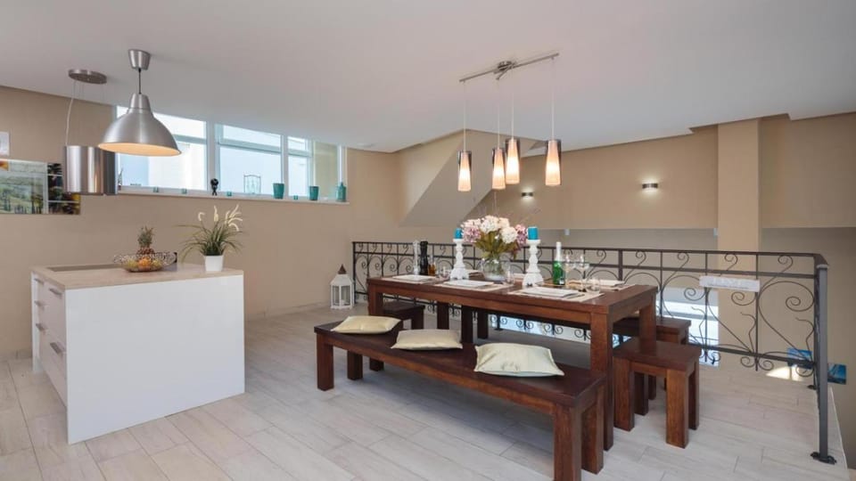 Restaurant/places to eat, kitchen