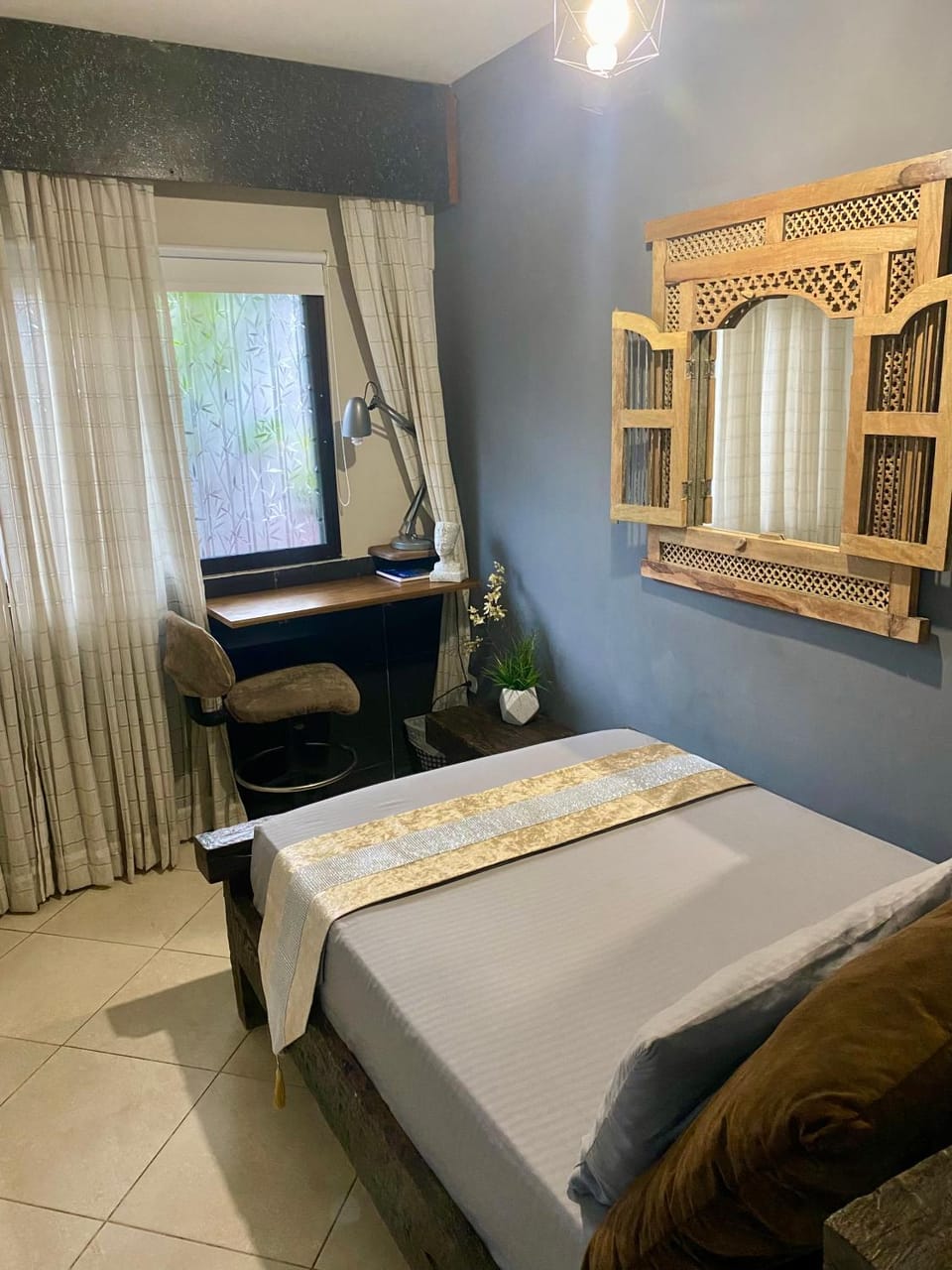 Photo of the whole room, Bedroom