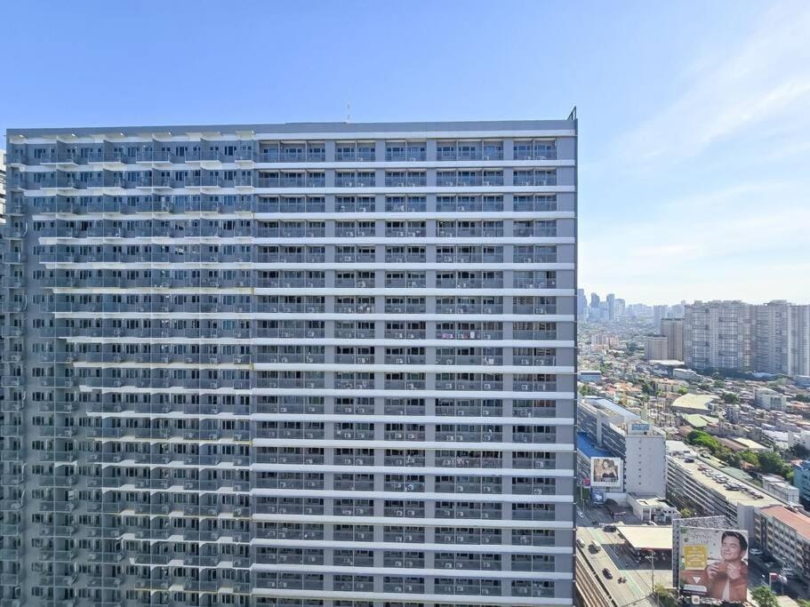 1BR Condotel with Balcony at FAME Residences #FM43 Apartment in Mandaluyong