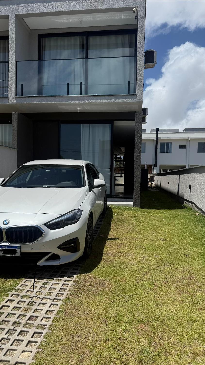 Casa Alto Padrão Com Piscina perto da praia House in Florianopolis