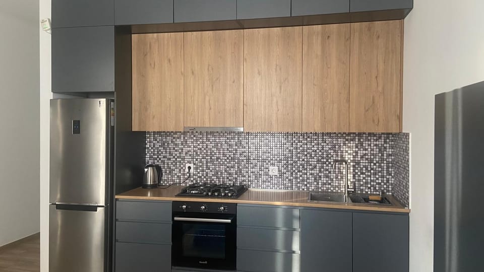 Kitchen or kitchenette, oven
