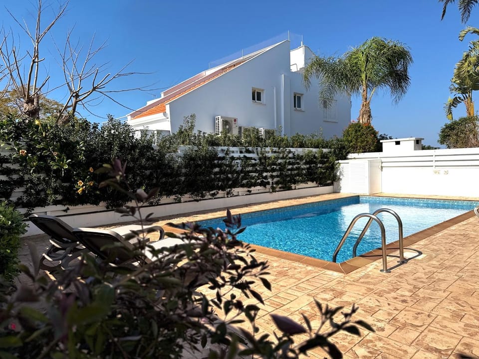 Garden, Swimming pool