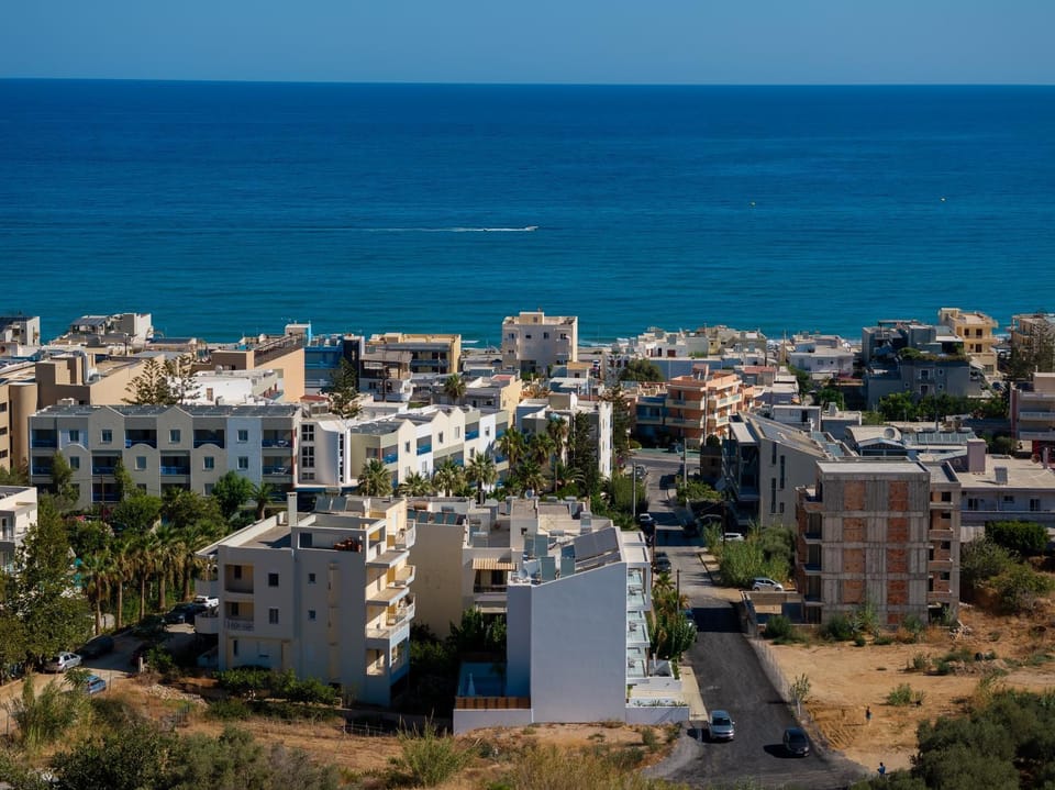 LIRIUM luxury suites Apartment hotel in Rethymno