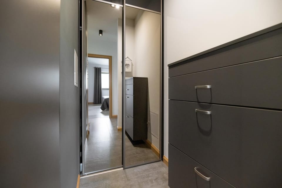 Photo of the whole room, Decorative detail, wardrobe