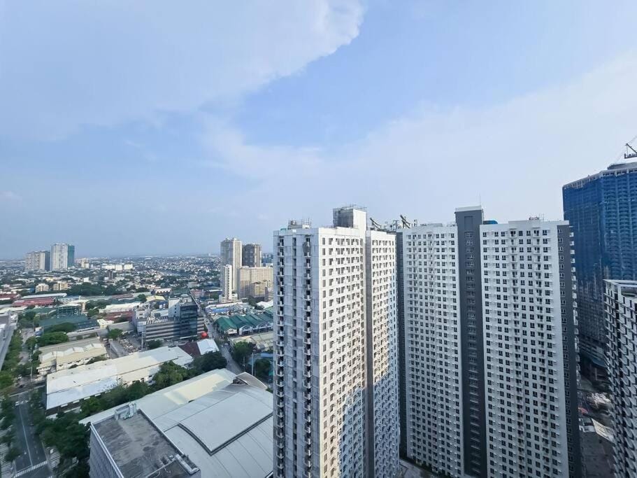 1BR Condotel with Balcony at FAME Residences #FM48 Apartment in Mandaluyong