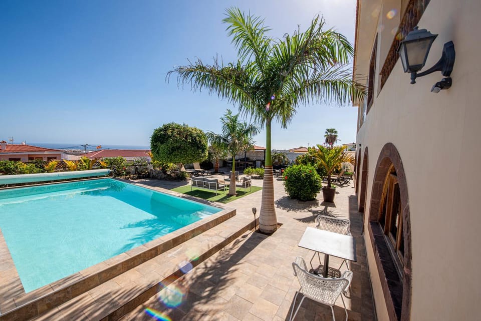 Patio, Garden, Swimming pool