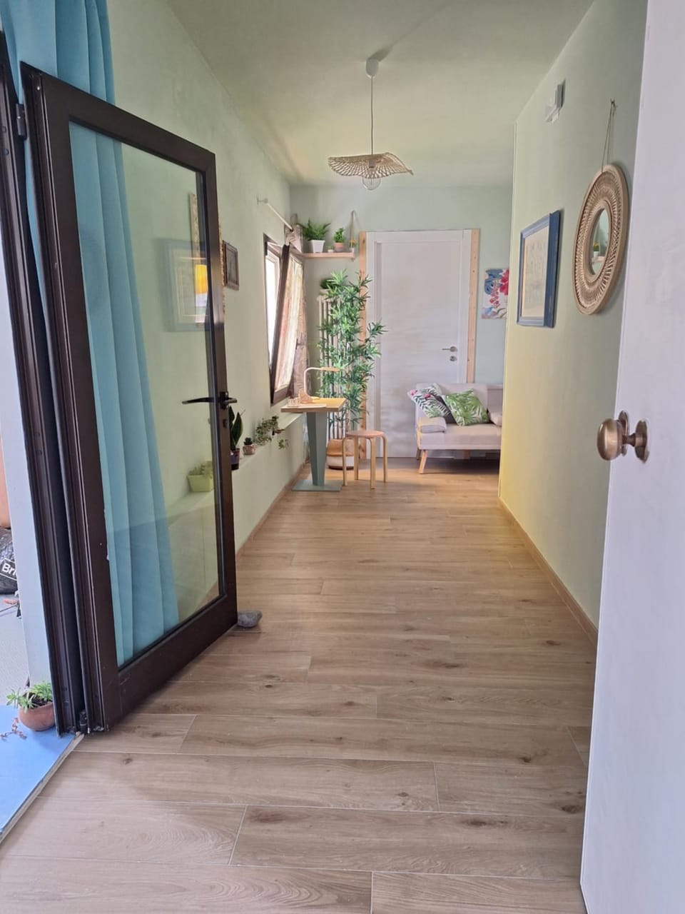 Photo of the whole room