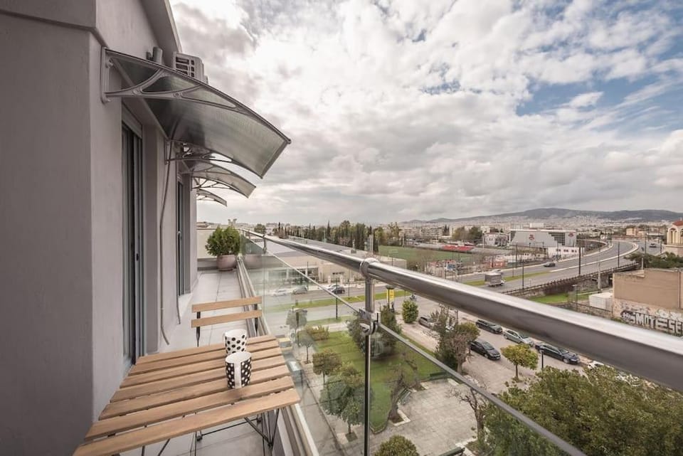 Modern Family Apartment with Rooftop Acropolis View Access Apartment in Athens