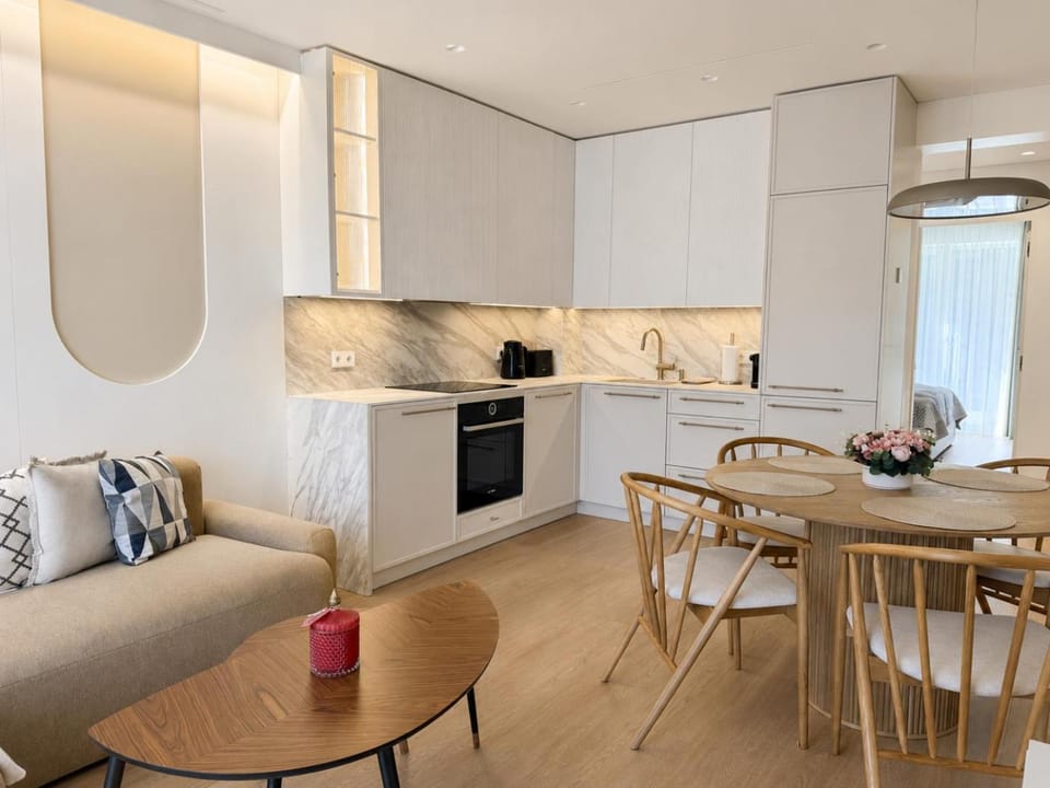 Kitchen or kitchenette, Dining area, dishwasher, oven, stove, toaster