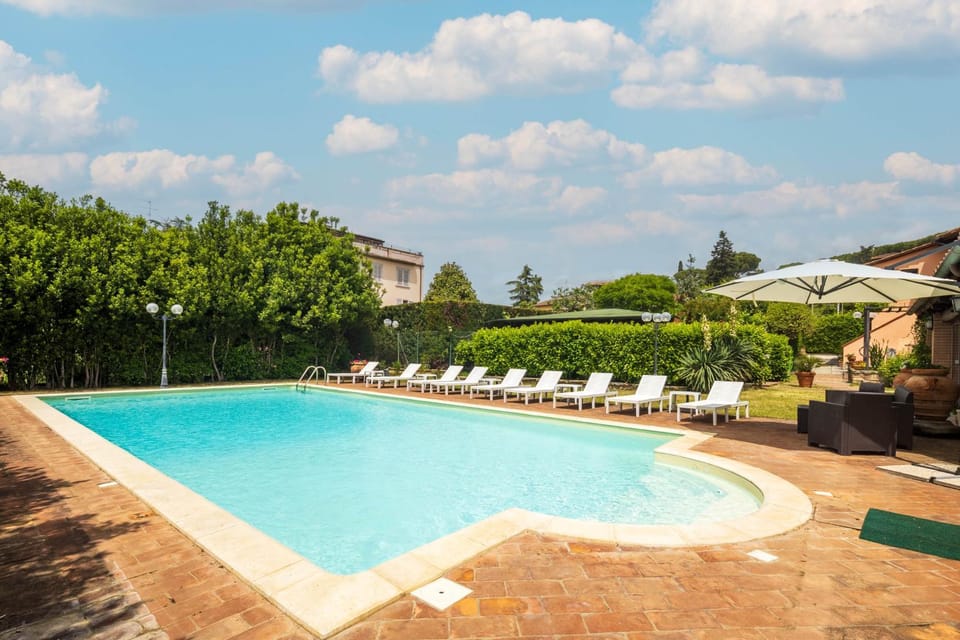 Garden, Swimming pool, sunbed