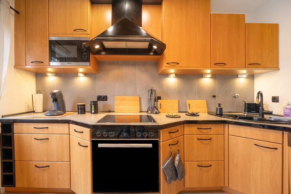 Kitchen or kitchenette, Living room