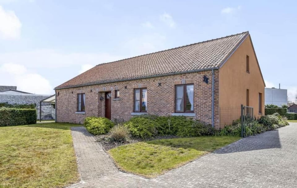 Property building, Street view