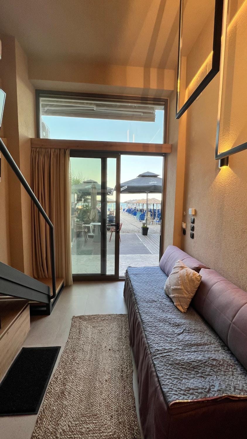 Natural landscape, View (from property/room), Balcony/Terrace, Living room, Photo of the whole room