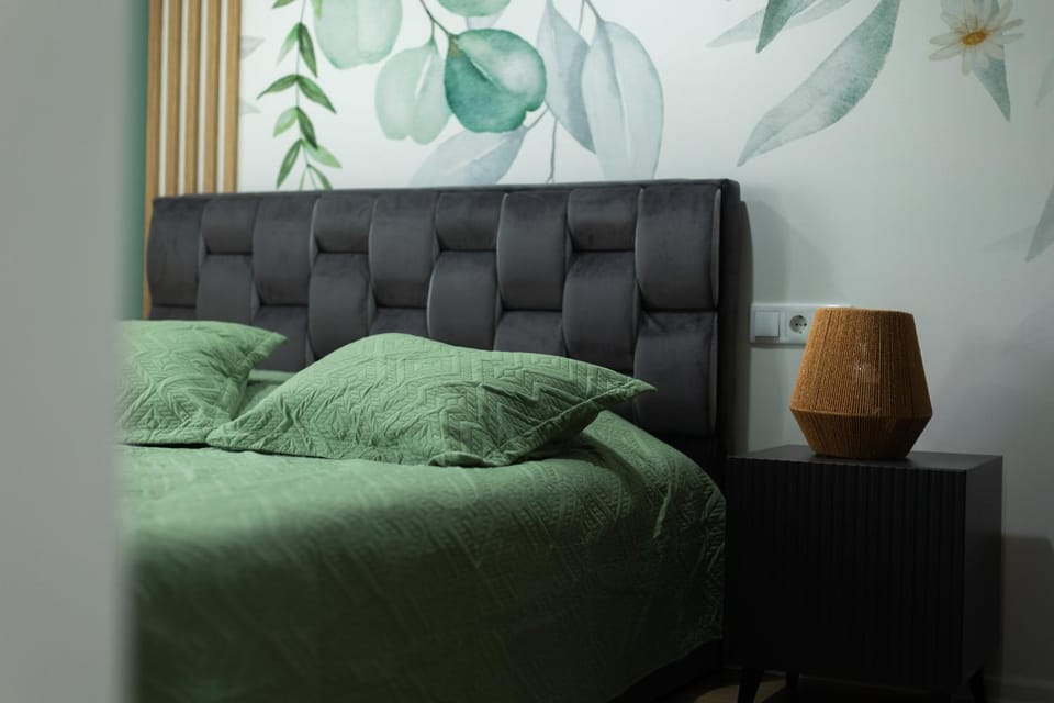 Green Blooming Studio Apartment in Romania
