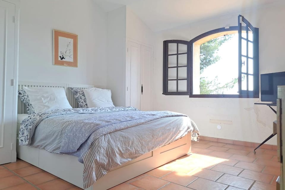 4 BR Villa with Pool Sea View AC Parking - BENAKEY Villa in Mougins