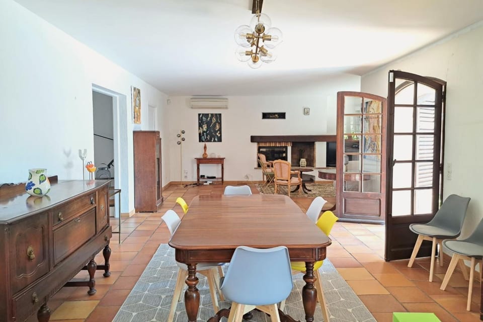 4 BR Villa with Pool Sea View AC Parking - BENAKEY Villa in Mougins