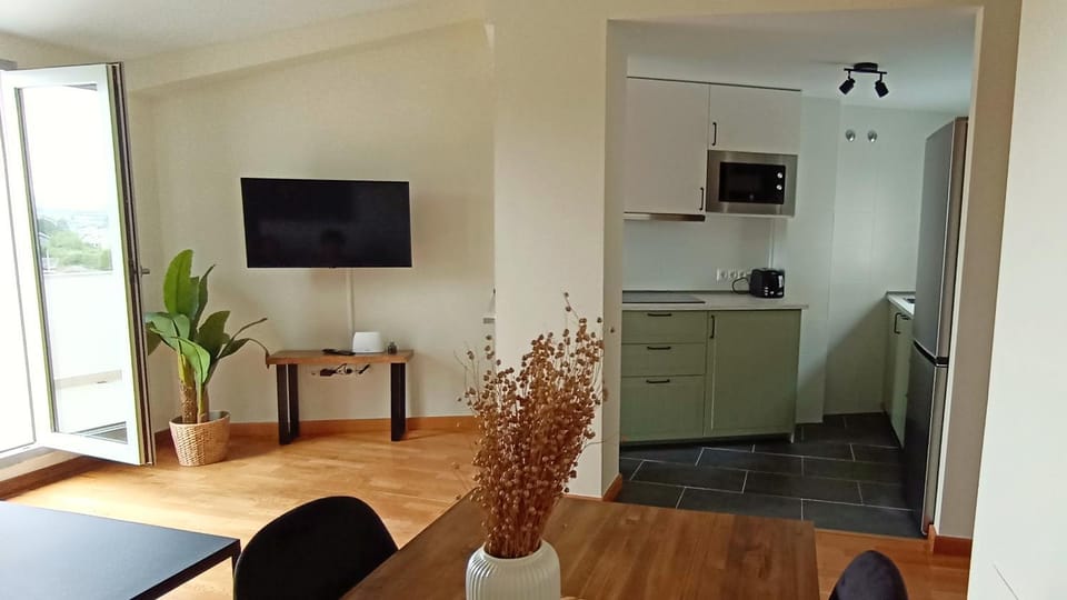 TV and multimedia, Kitchen or kitchenette, Dining area