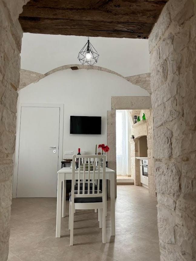 TV and multimedia, Dining area