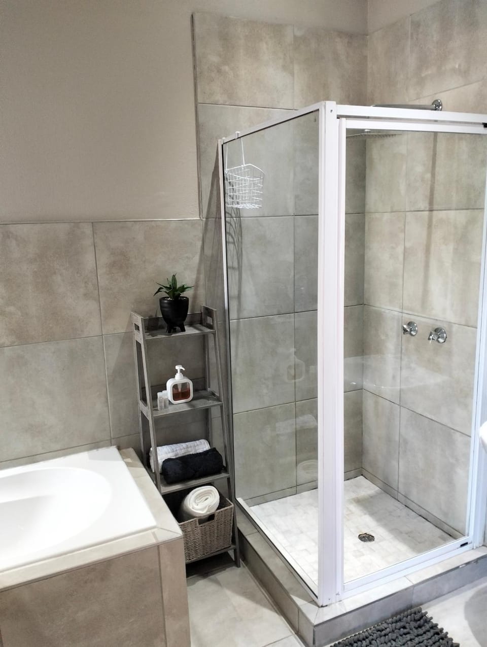 Shower, Bathroom, towels