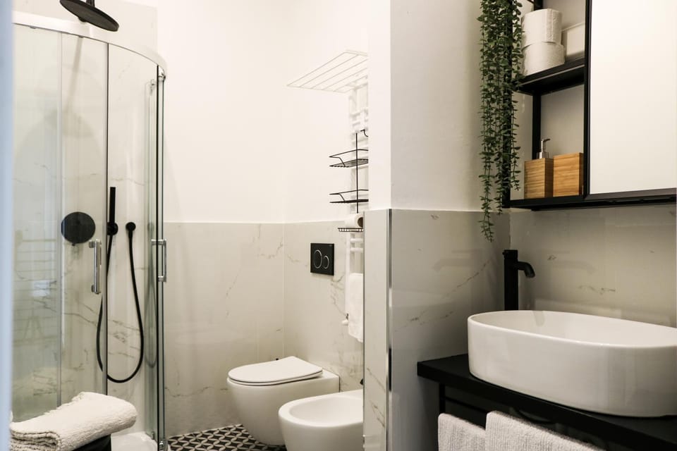 Toilet, Bathroom, bidet, towels